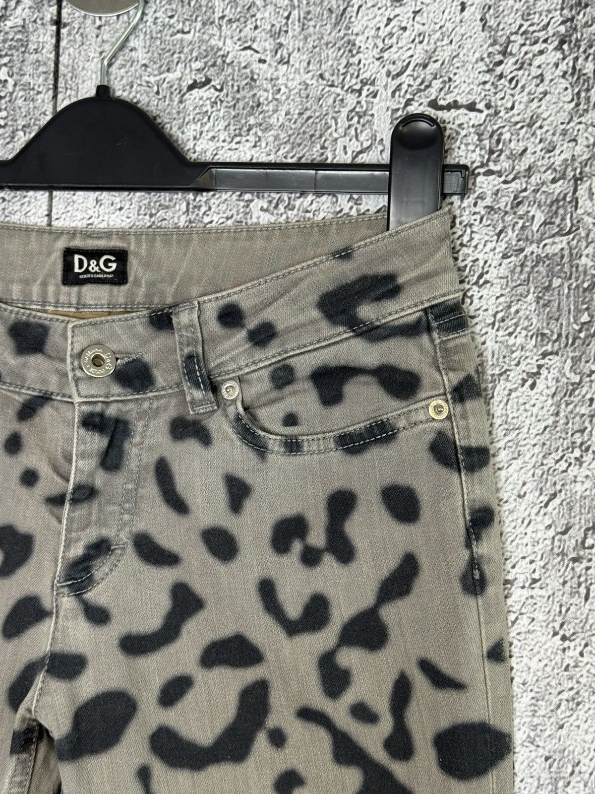Dolce & Gabbana Y2K Dolce & Gabbana Jeans Leopard Print D&G Logo Denim Pants Size 25" / US 0 / IT 36 - 9 Thumbnail