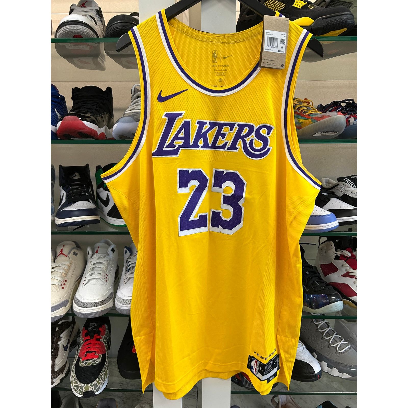 Nike Los Angeles Lakers LeBron James #23 Icon Edition jersey XL Size US XL / EU 56 / 4 - 1 Thumbnail