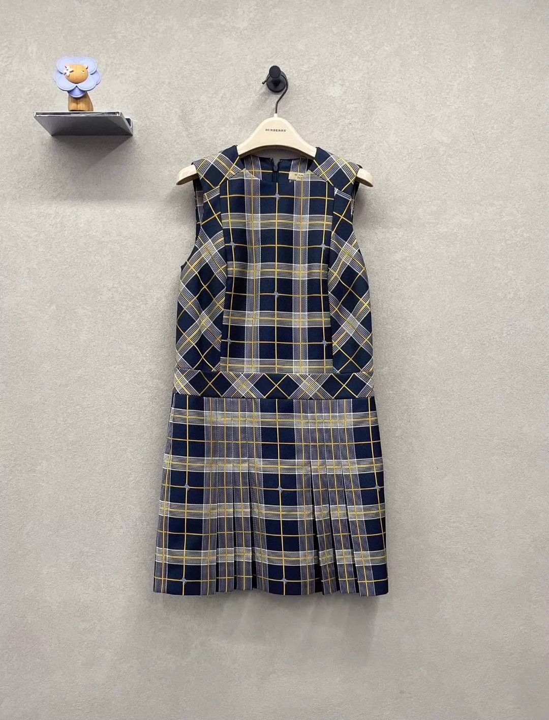 Burberry Burberry Classic Check Sleeveless Dress Near New Size XS / US 0-2 / IT 36-38 - 1 Thumbnail