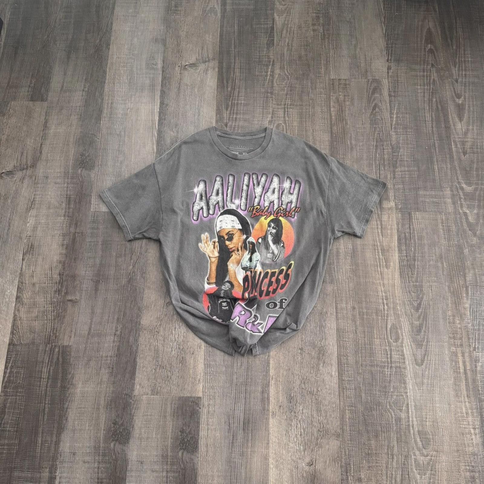 Band Tees BAND TEE • VNTG "Aaliyah" Tee (XL) Size US XL / EU 56 / 4 - 1 Thumbnail