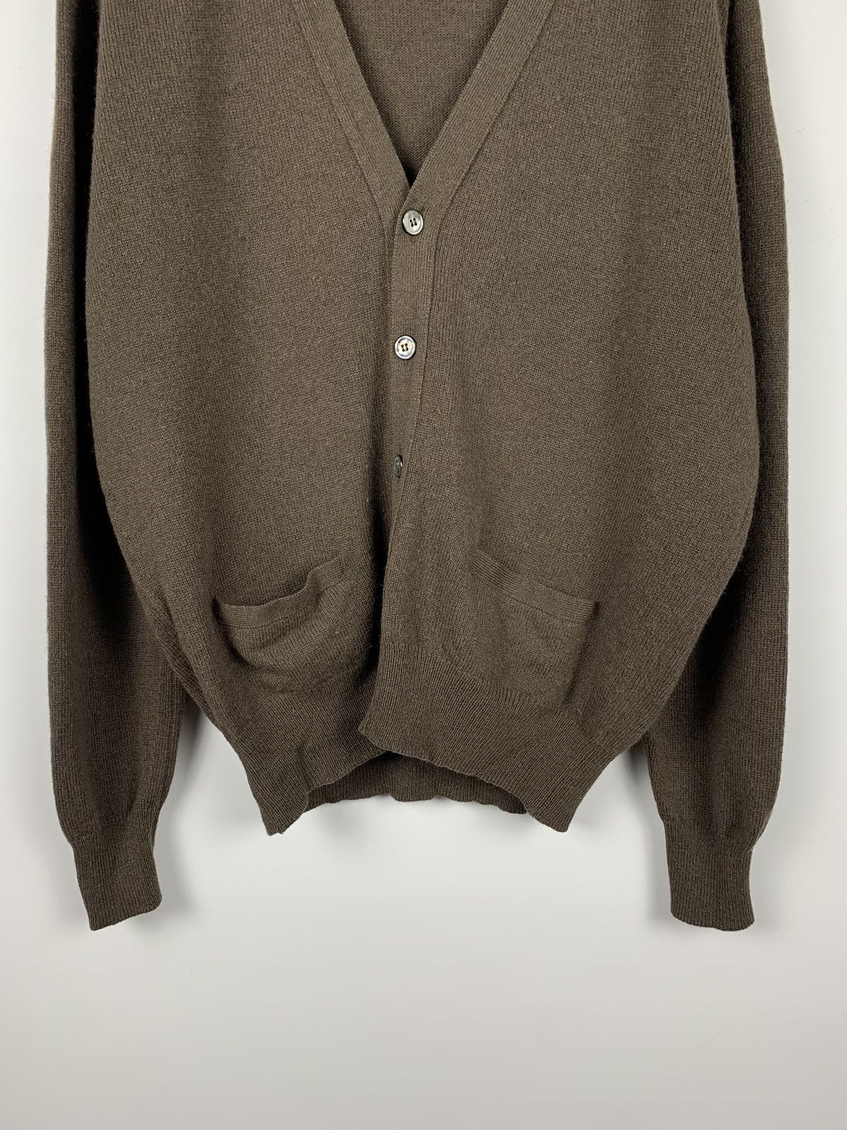 Johnstons Of Elgin Vintage Johnstons of Elgin Wool Cardigan Buttons Size 46 Size US S / EU 44-46 / 1 - 3 Thumbnail