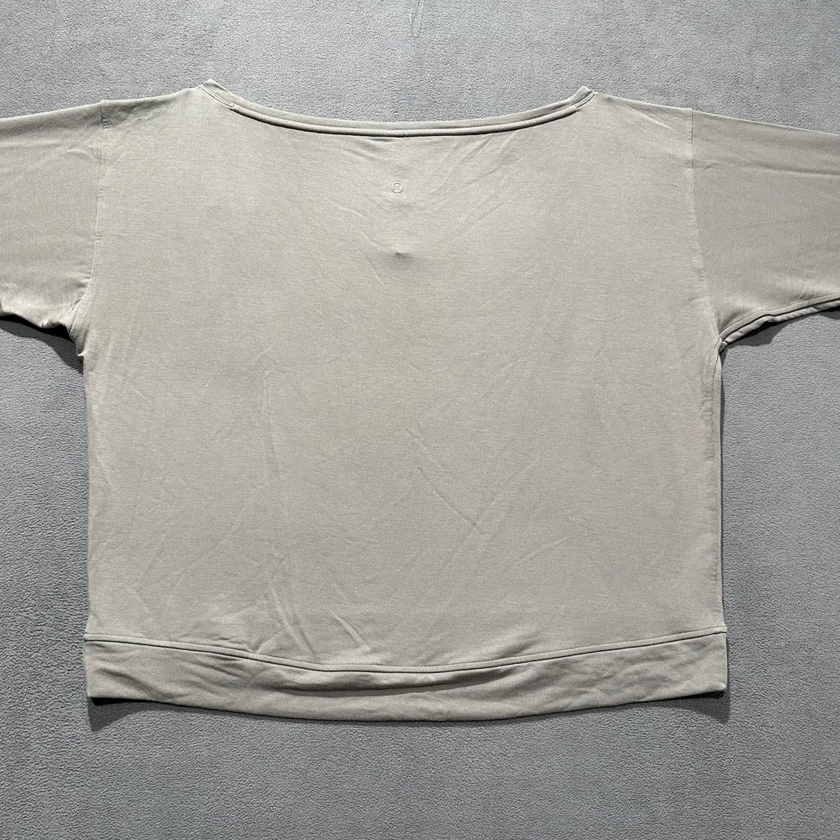 Lululemon Lululemon BeCalm Oversized Boatneck Long-Sleeve Shirt Sweatshirt Womens L Beige Size L / US 10 / IT 46 - 2 Thumbnail