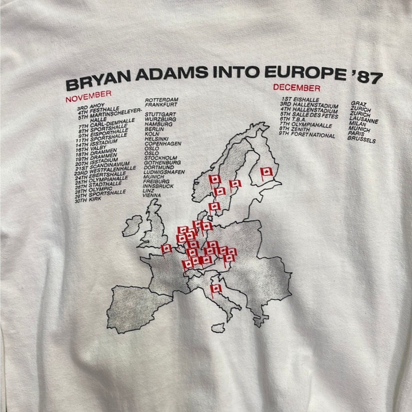 Vintage 1987 Bryan Adams Into The Fire Europe Tour 1987 Crewneck XL Size US XL / EU 56 / 4 - 5 Thumbnail