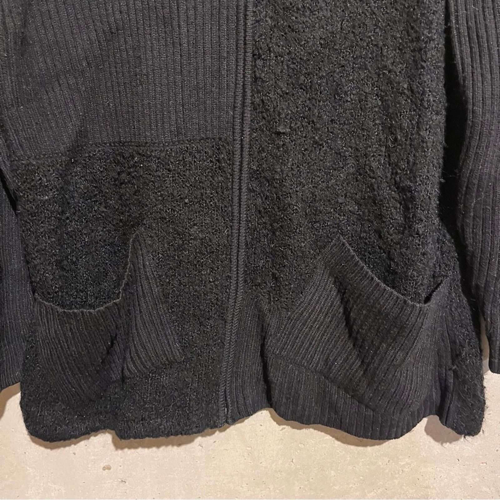 Chicos Chicos Design Sz 3 Black Zip Up Cardigan Size XS / US 0-2 / IT 36-38 - 2 Thumbnail