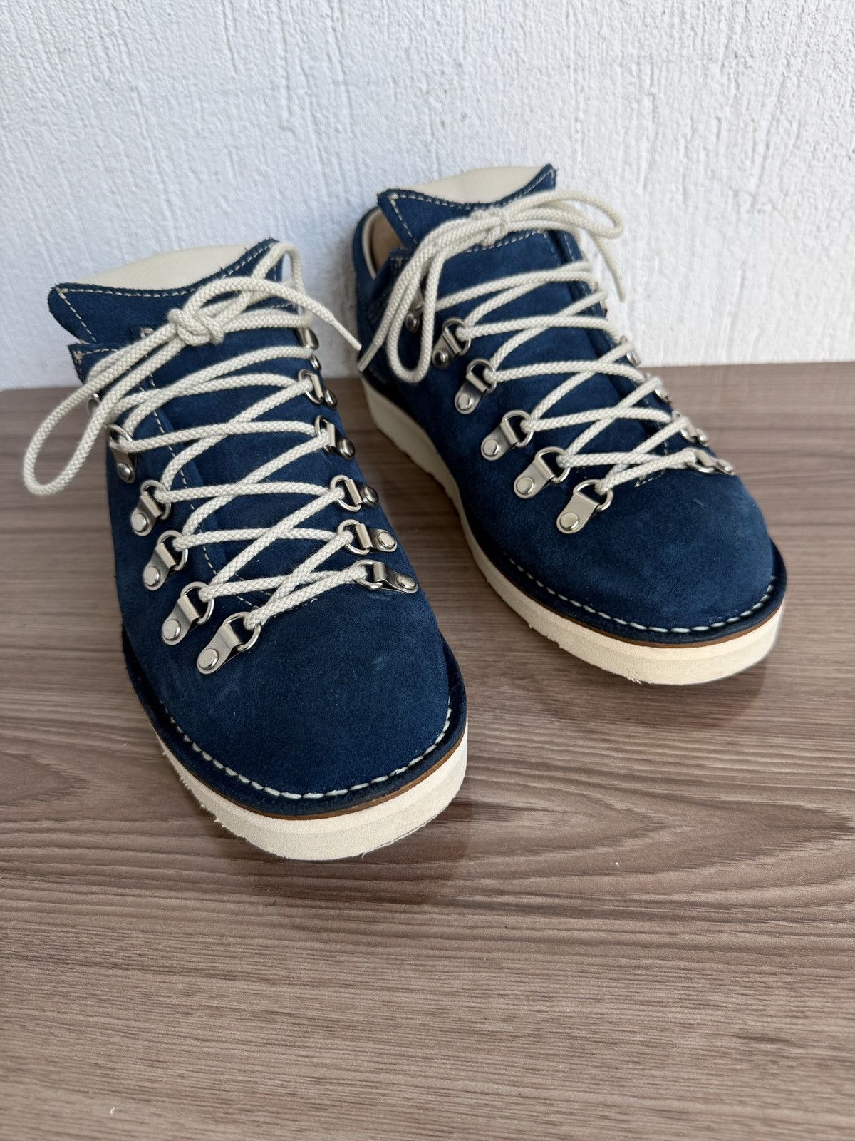 Danner 😮‍💨🥶suede mountain ridge boots Size US 9 / EU 42 - 12 Thumbnail