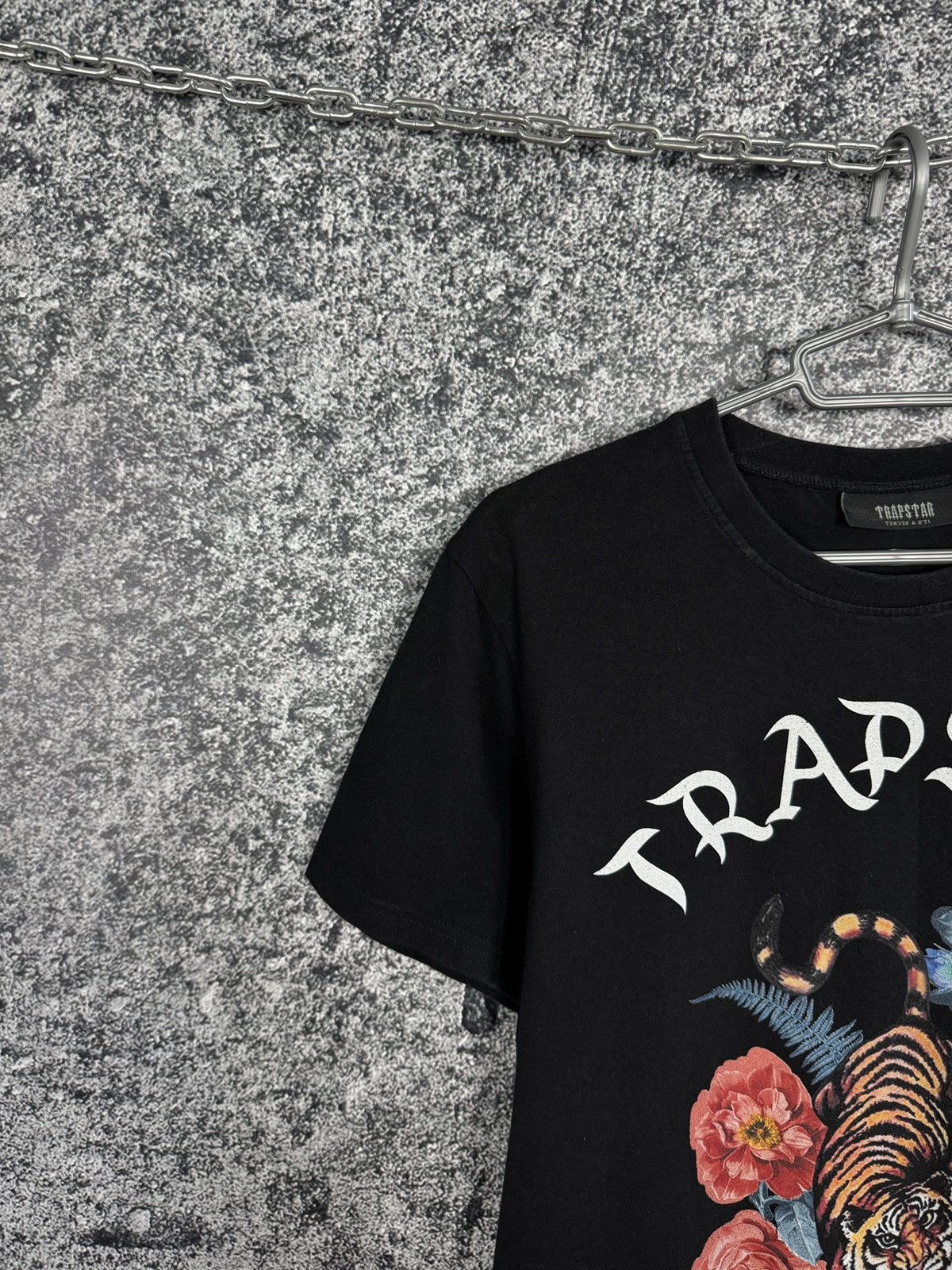 Trapstar London Trapstar London Tiger Rose Graphic T-Shirt Big Logo Tee Sz M Size US M / EU 48-50 / 2 - 3 Thumbnail
