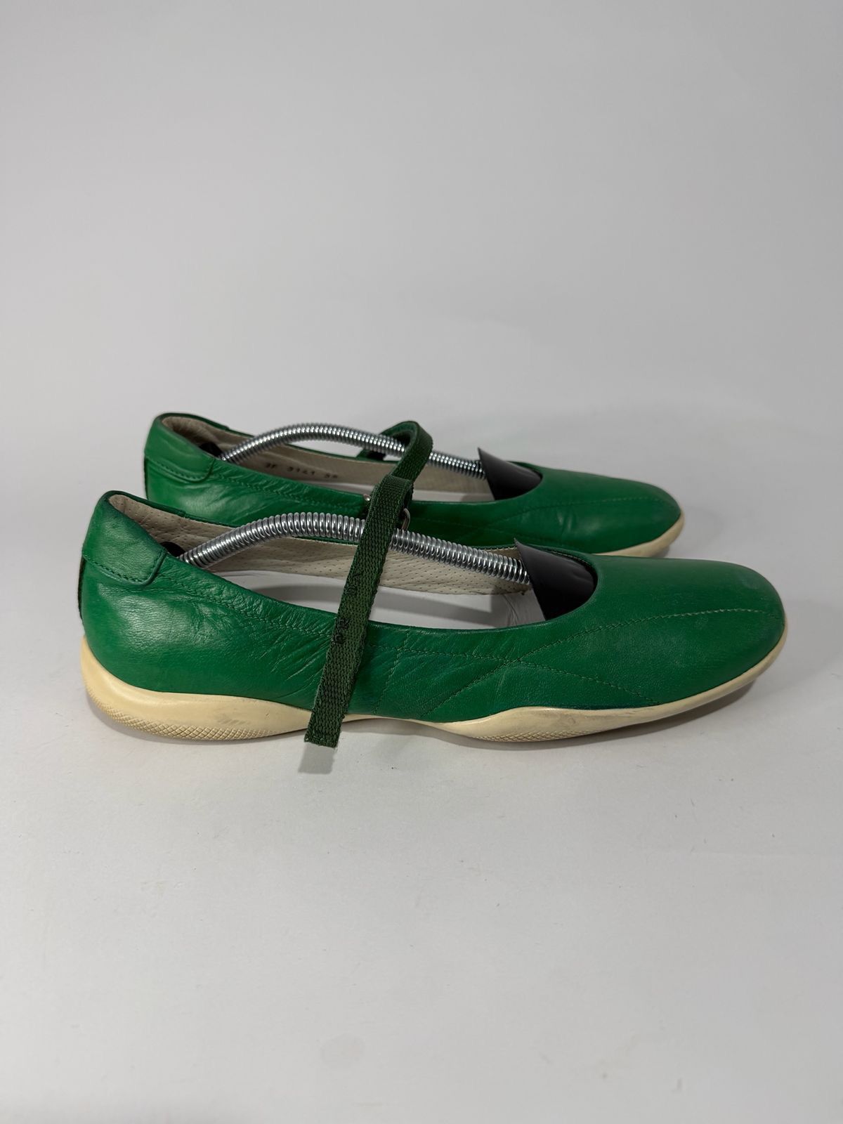 Prada Prada Green Leather Mary Jane Flats Size 38 EU/ 8 US/ 5 UK Size US 8 / IT 38 - 2 Thumbnail