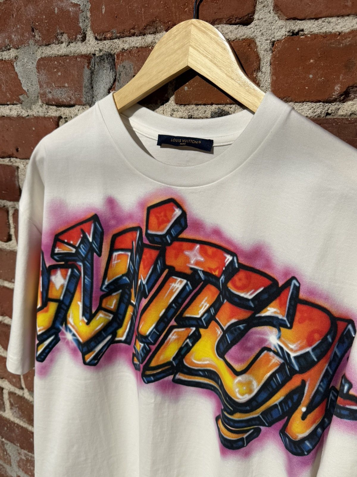 Louis Vuitton Louis Vuitton Graffiti T-Shirt Size US L / EU 52-54 / 3 - 8 Thumbnail