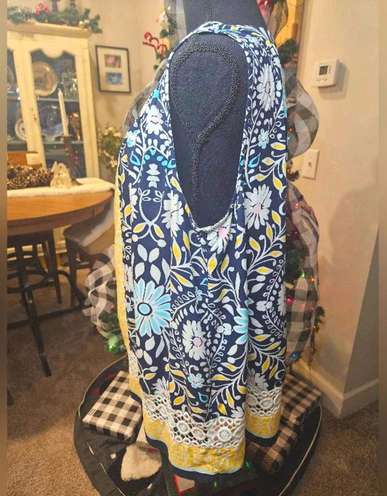 Designer Crown & Ivy Curvy Floral Tunic Top #558 Size XL / US 12-14 / IT 48-50 - 2 Thumbnail