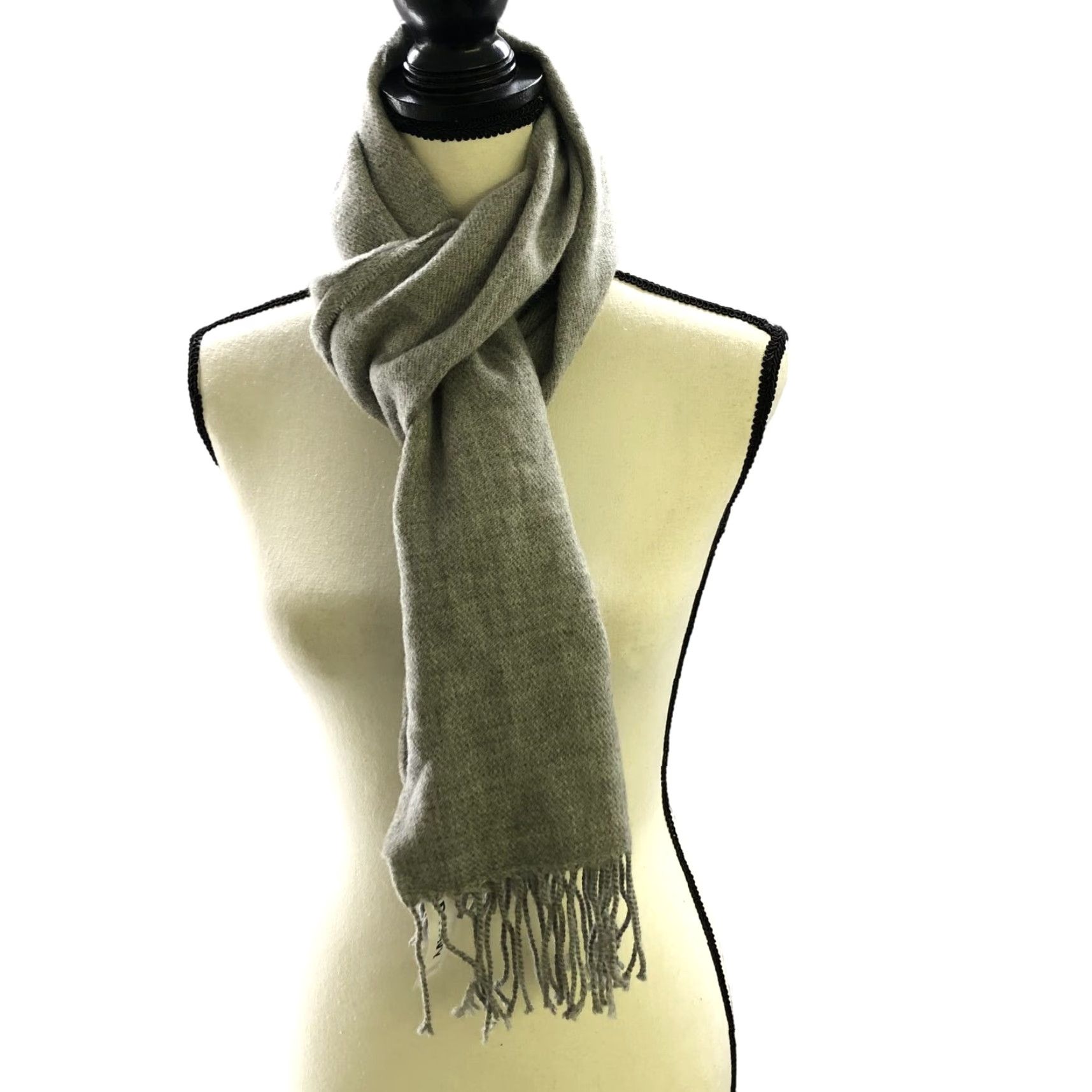 Old Navy VINTAGE OR NEW? Old Navy Winter Scarf - Rectangle Fringe - Unisex Knit Acrylic Gray, Neck Warmer, Fleece, One Size Size ONE SIZE - 4 Thumbnail