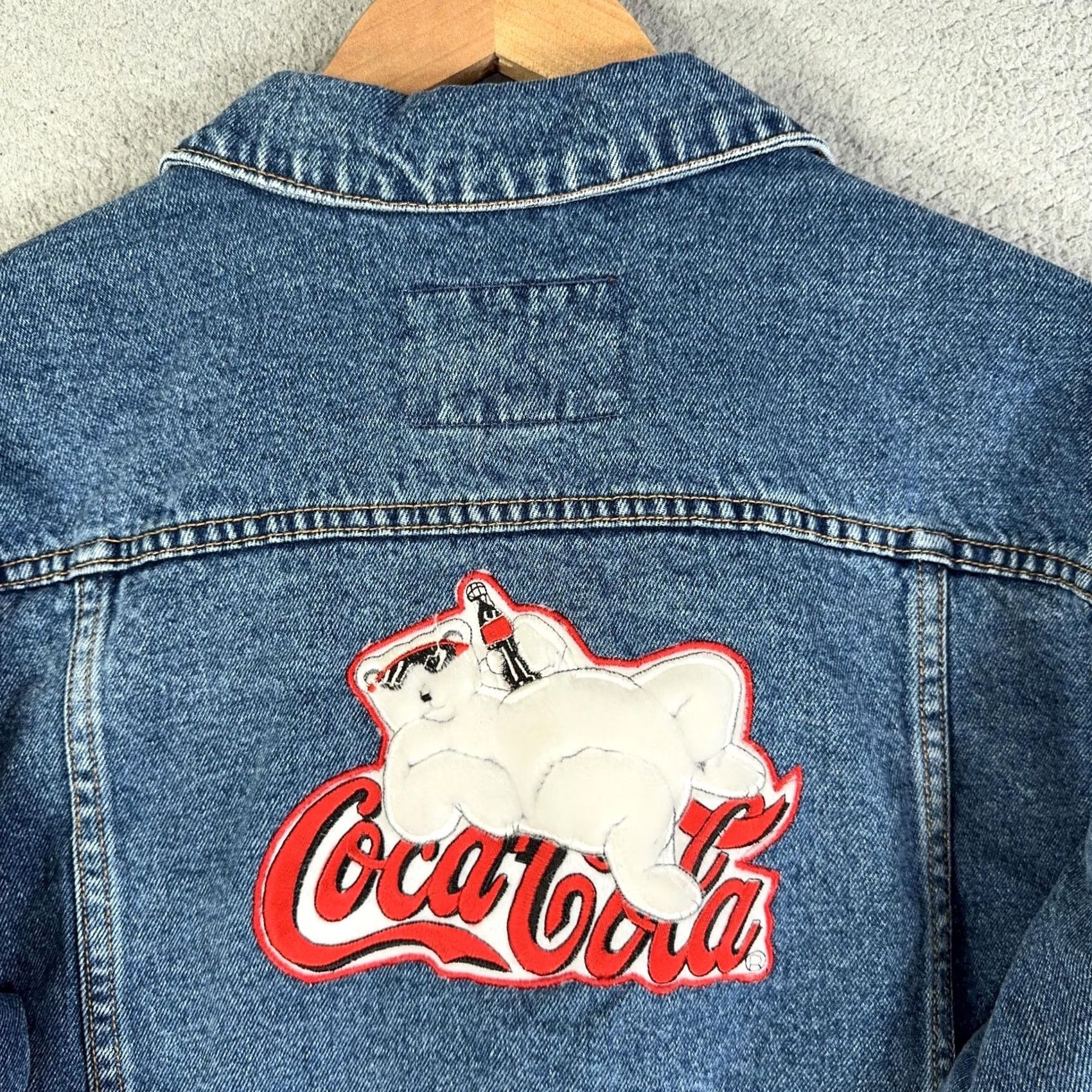 Denime VINTAGE Coca Cola Denim Trucker Jacket Mens XL Blue Polar Bear Logo 90s Coca-Cola Logo Embroidered Button Pockets denim 90s Mens XL Blue Size US 36 / EU 52 - 2 Thumbnail