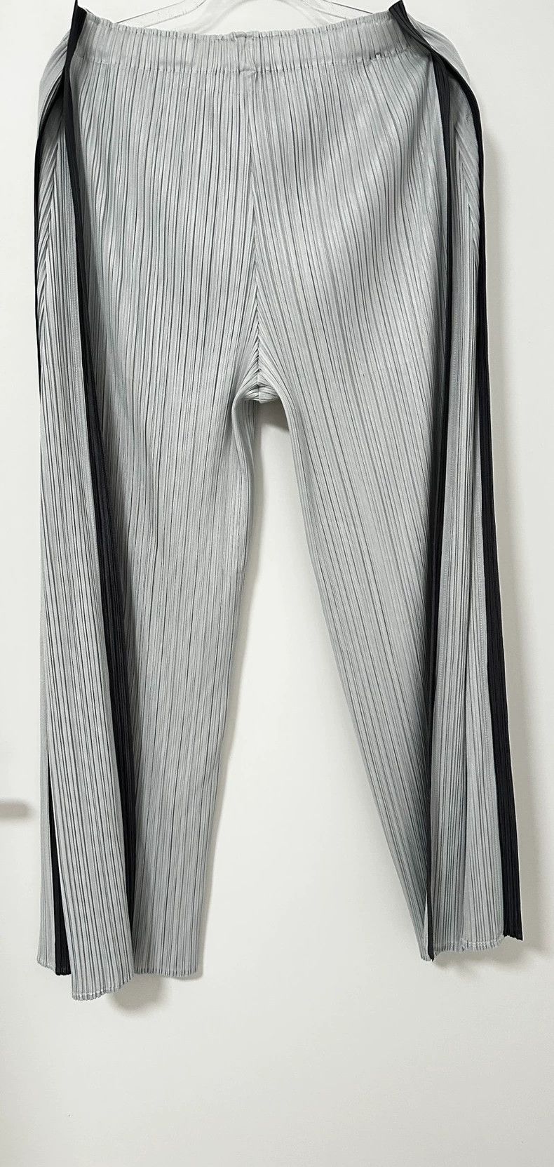 Issey Miyake Issey Miyake size:5 Grey pleated wide-leg pants Size 31" - 2 Thumbnail