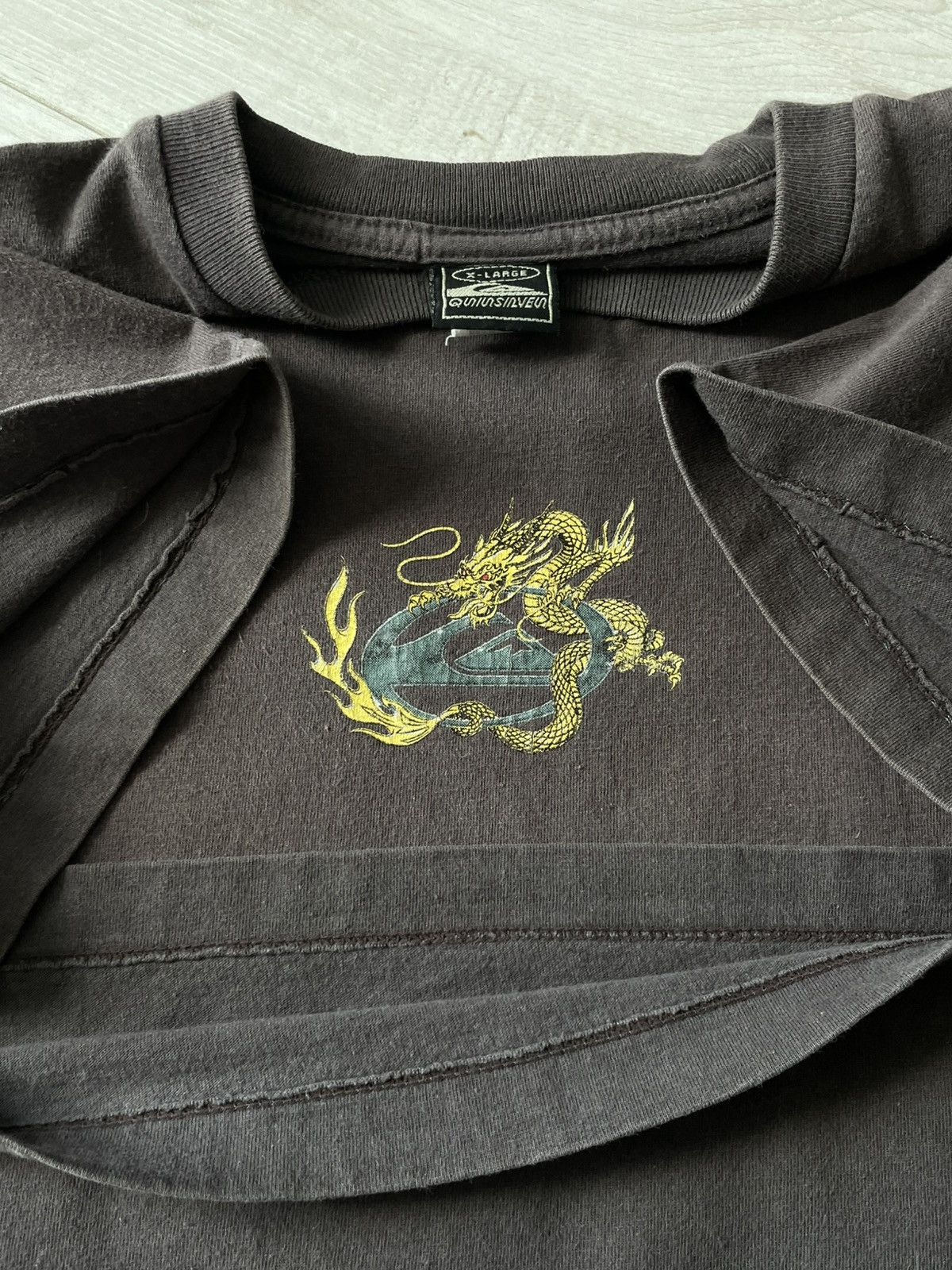 Quiksilver Vintage 1990's Quiksilver Gold Dragon T-Shirt Brown Surfwear Size US L / EU 52-54 / 3 - 11 Thumbnail