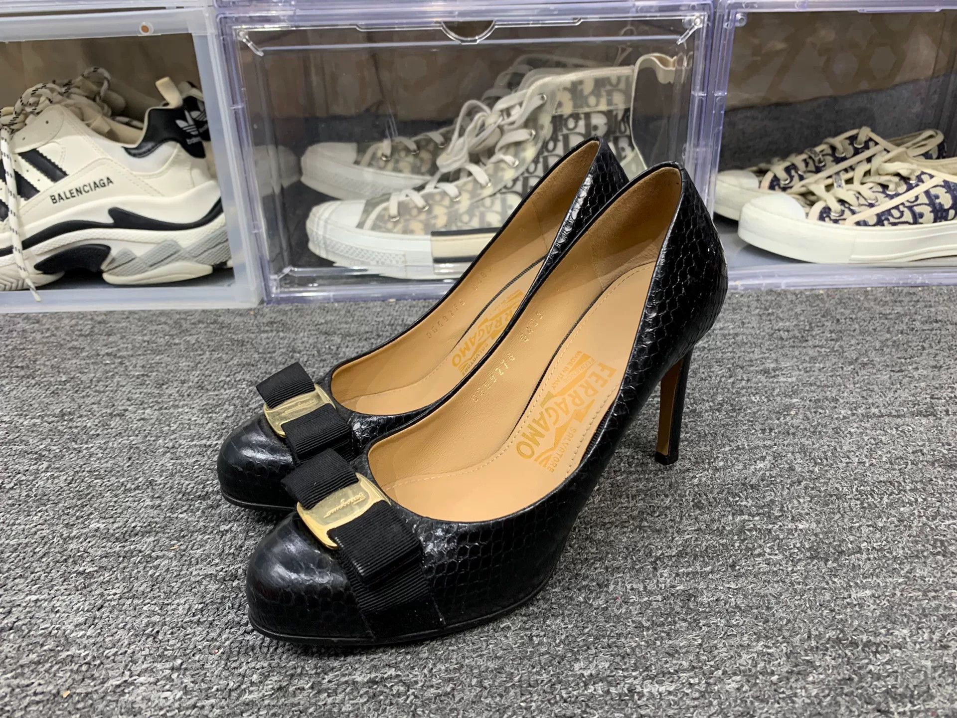 Salvatore Ferragamo Salvatore Ferragamo Lowtop Sneakers us_6 Women Size US 6 / IT 36 - 1 Thumbnail