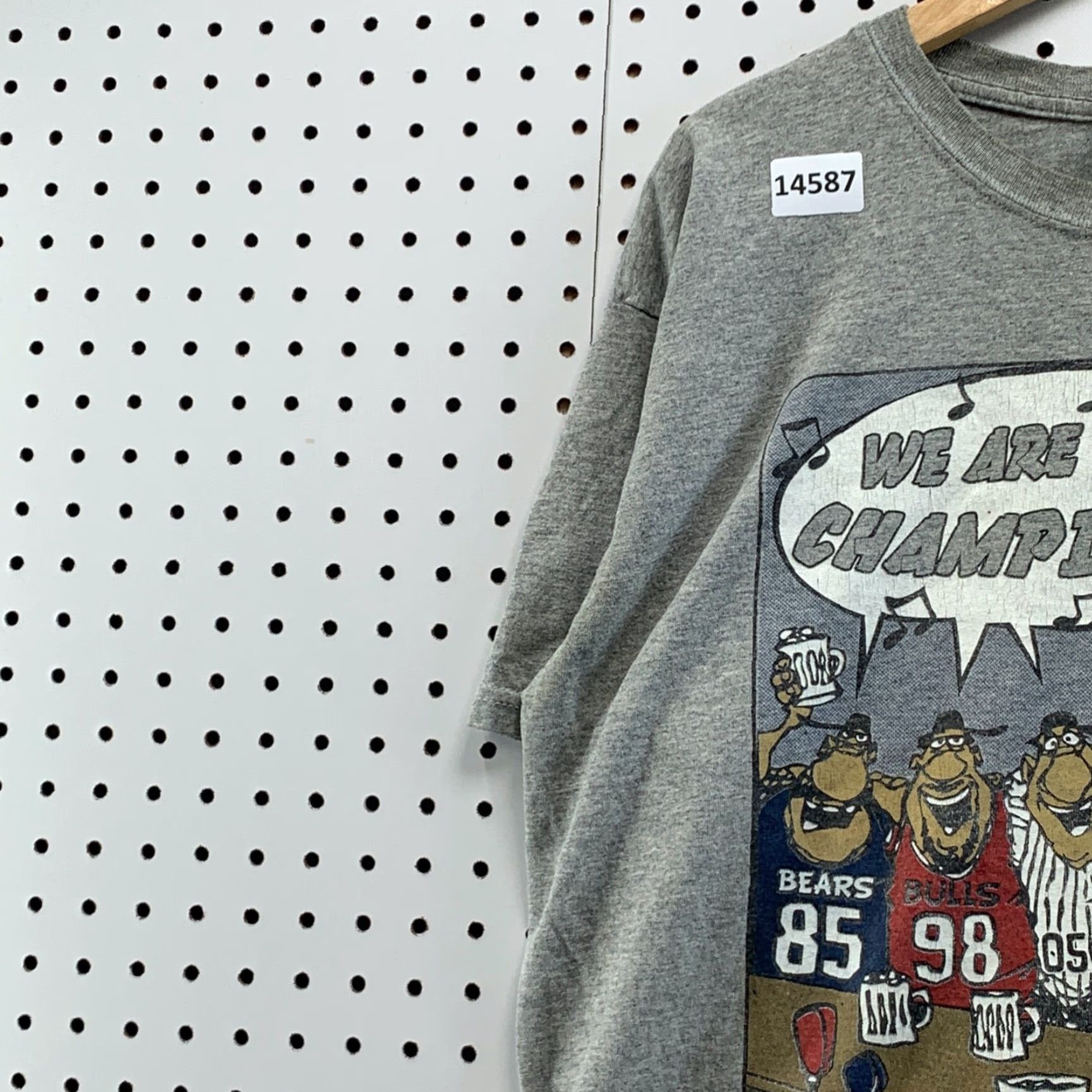 Gildan We Are The Champions Shirt Chicago Teams Bears Blackhawks Cubs Sox Large L Tee Size US L / EU 52-54 / 3 - 4 Thumbnail