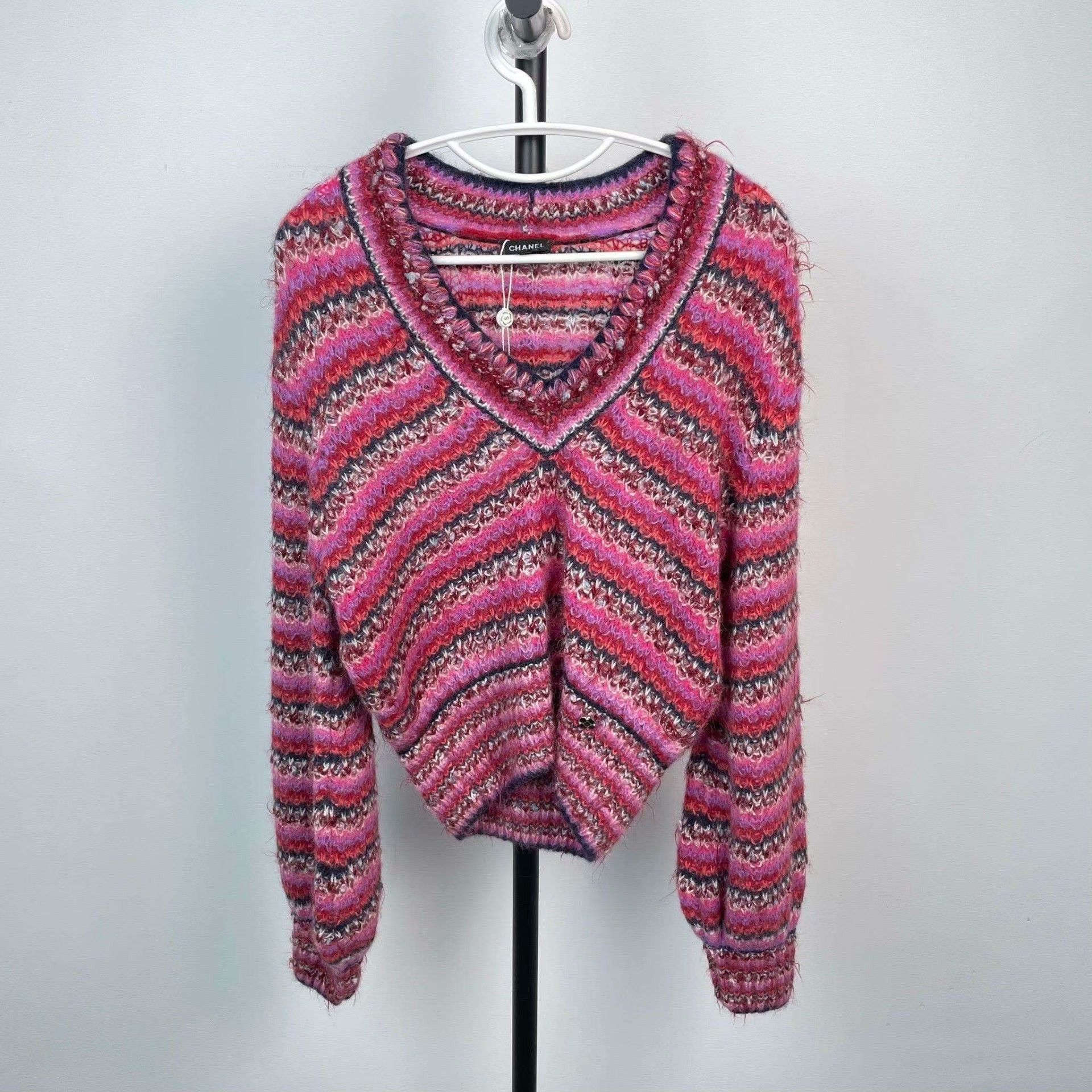 Chanel Chanel Purple Sweater 38 Women Size S / US 4 / IT 40 - 1 Thumbnail
