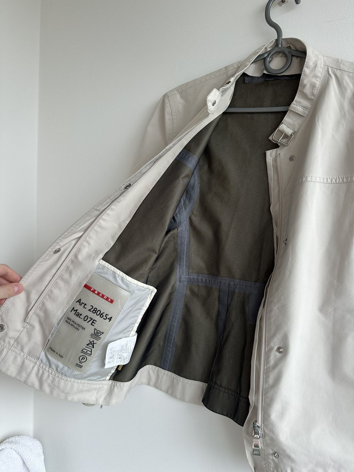 Prada Vintage Prada Gore-Tex Women's White Bomber Biker Jacket 44 Size M / US 6-8 / IT 42-44 - 10 Thumbnail
