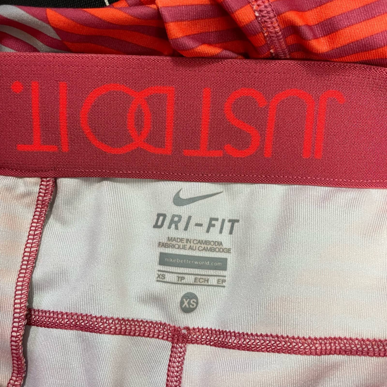 Nike Nike Dri Fit Pink Striped Capri Activewear Leggings - XS Size 23" - 4 Thumbnail