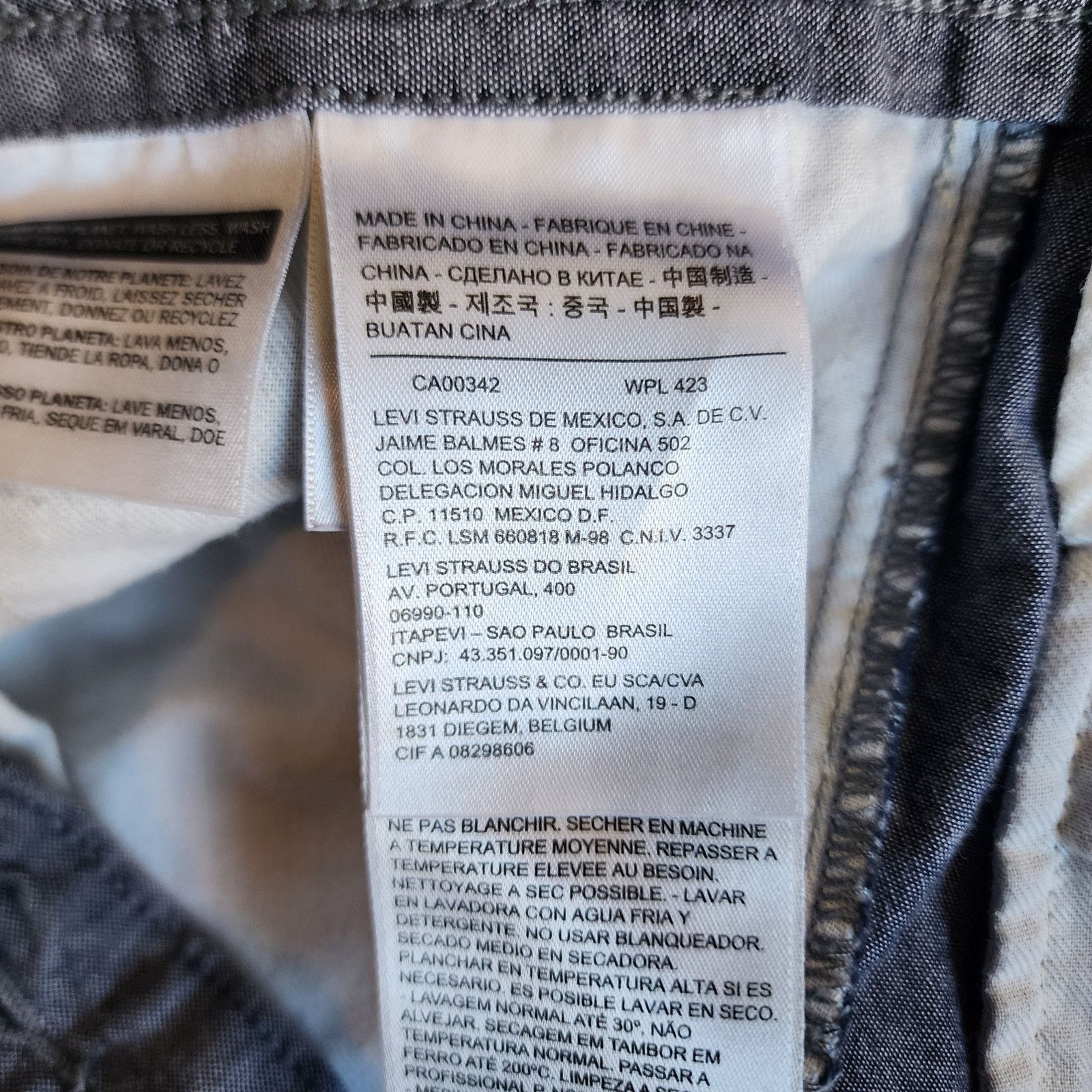 Levi's Levi's Gray Cargo Shorts Men's 36, White Tag Size US 36 / EU 52 - 10 Thumbnail