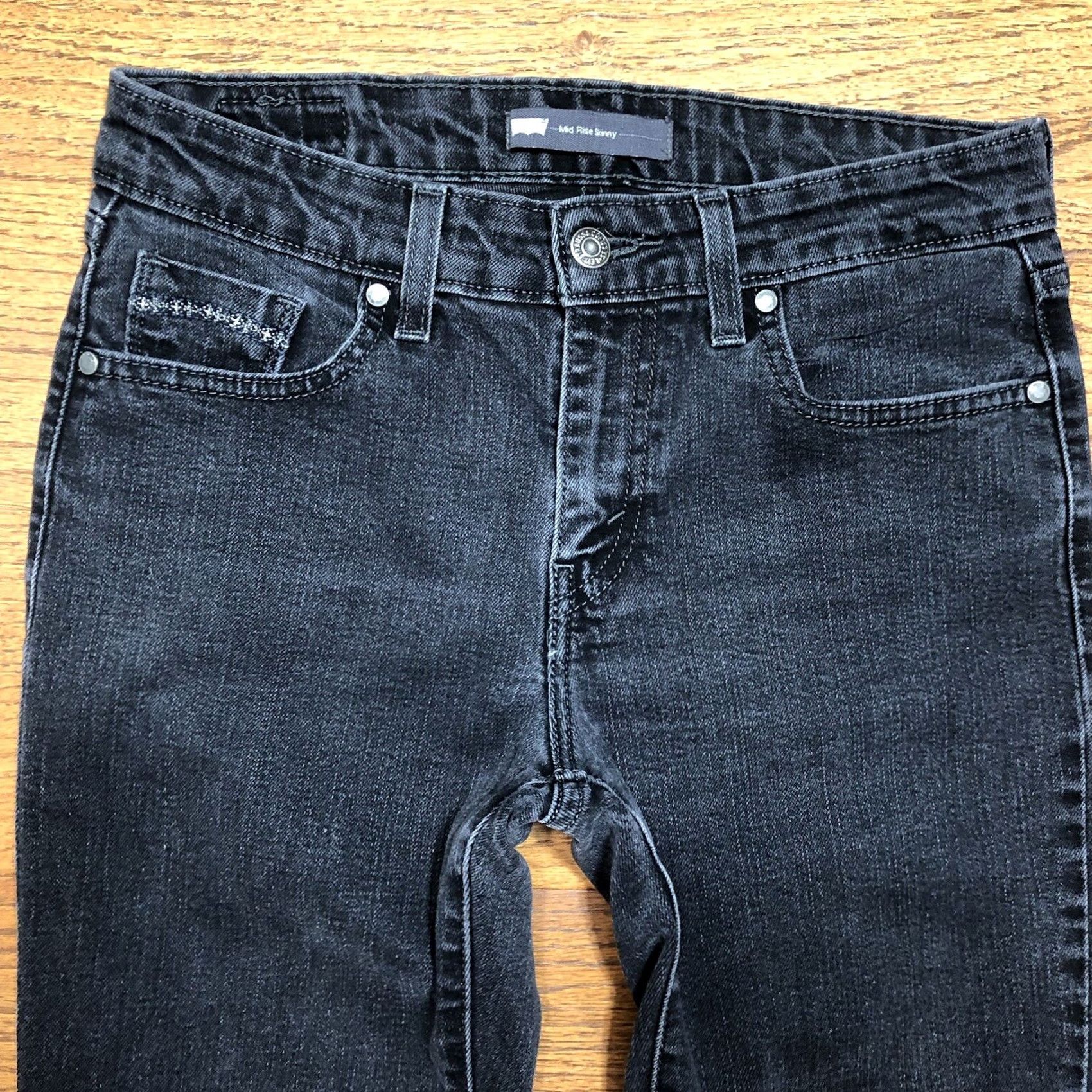 Levi's Levi's Classic Mid Rise Skinny Jeans Womens 8 Black Denim 28 Inseam 5-Pocket Belt Loops Distressed No Light Wash Slim Fit Vintage: No Size 30" / US 8 / IT 44 - 4 Thumbnail