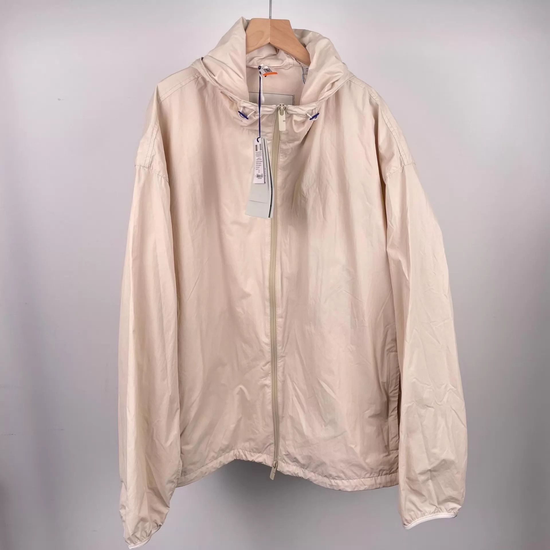 Burberry Burberry Nylon Jacket Beige XL New With Tags Size US XL / EU 56 / 4 - 1 Thumbnail