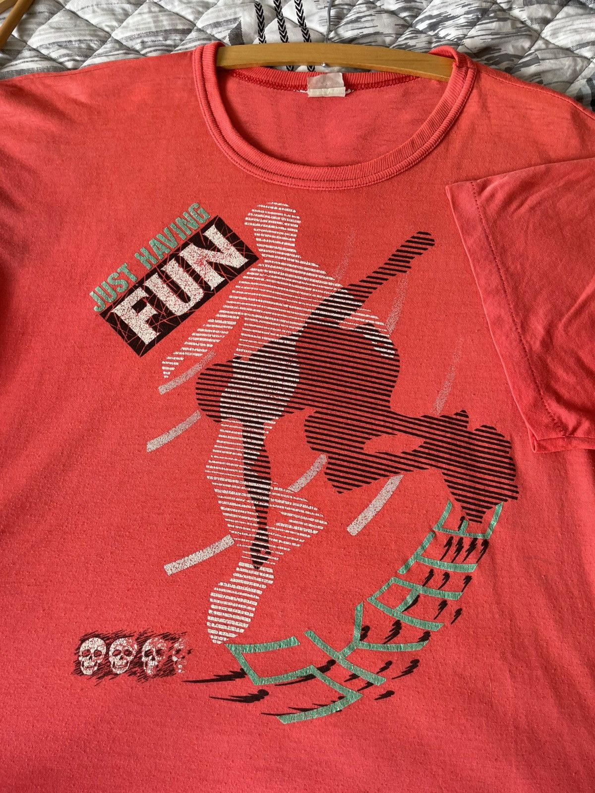Other Vintage 80s Skate Skull Fun Graphic tee Size US XL / EU 56 / 4 - 20 Thumbnail