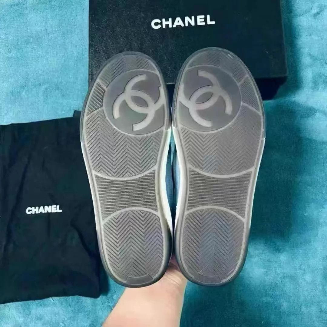 Chanel Chanel 23p Large Logo Suede Flocked Low-Top W/Blue 35.5 Size US 5 / IT 35 - 5 Thumbnail