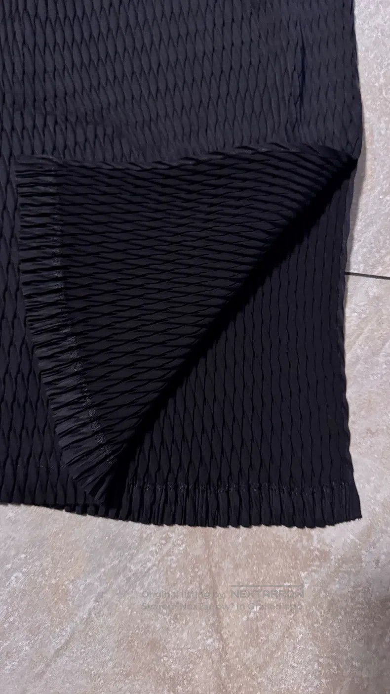 Issey Miyake Issey Miyake Black Fish Scale Midi Skirt Size 25" / US 0 / IT 36 - 8 Thumbnail