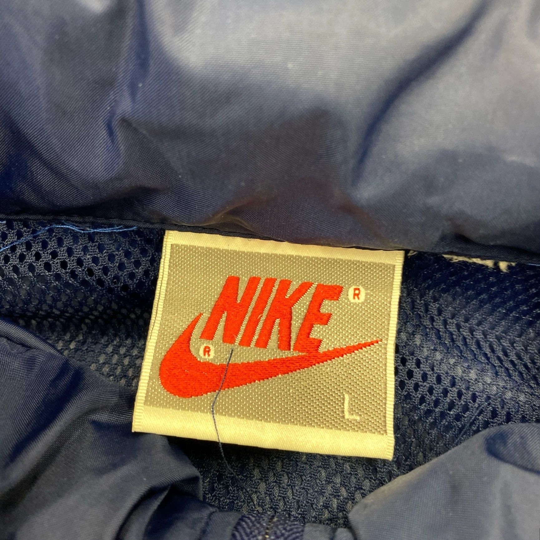 Nike VINTAGE Nike Jacket Windbreaker 90s White Blue L Mens Large Size US L / EU 52-54 / 3 - 6 Thumbnail