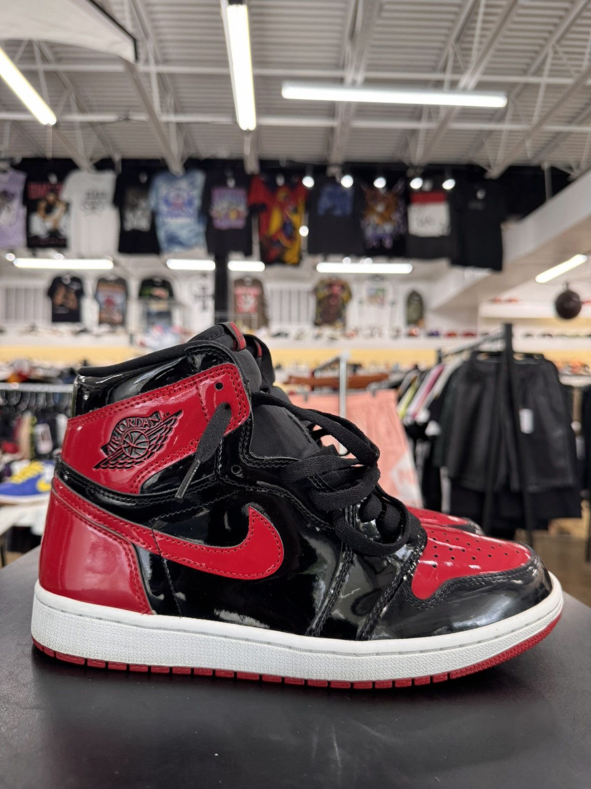 Jordan Brand Air Jordan 1 Patent Red Size 9 (2021) Size US 9 / EU 42 - 6 Thumbnail