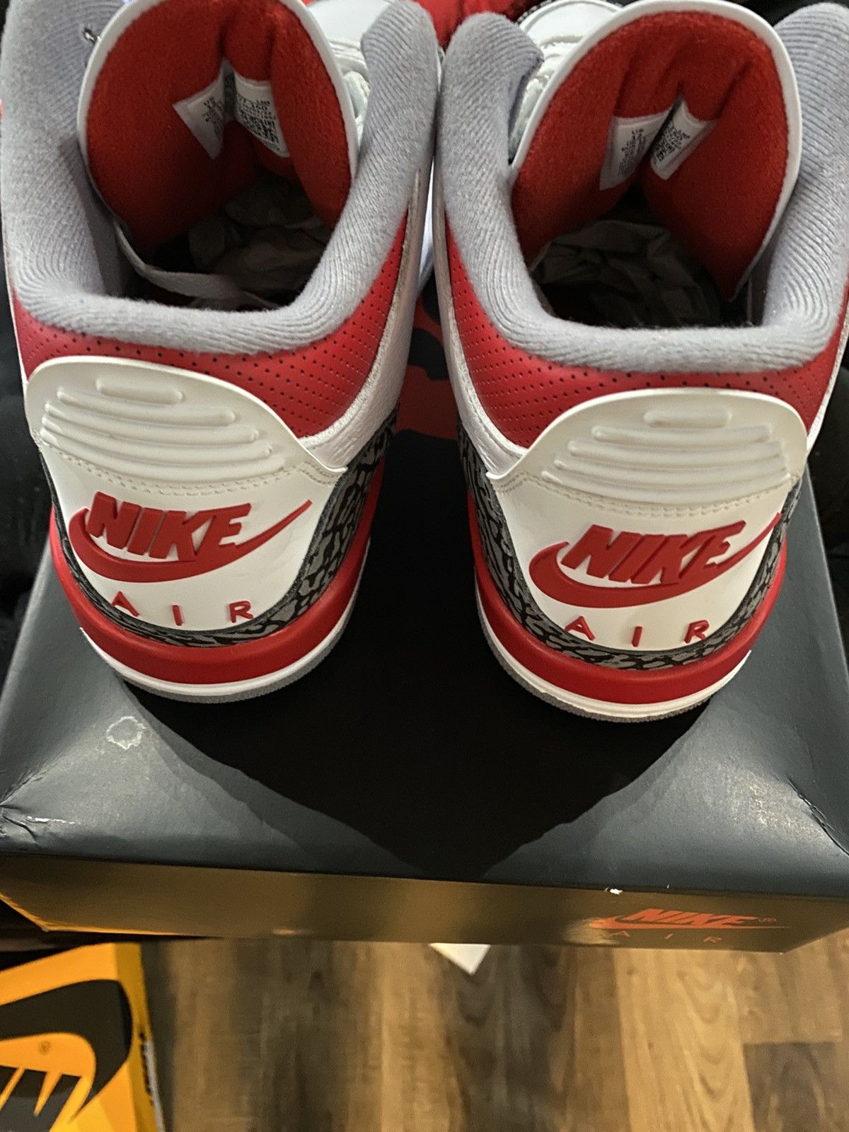 Nike Nike Air Jordan 3 Retro Fire Red Men size 12 DN3707-160 Used Size US 12 / EU 45 - 4 Thumbnail