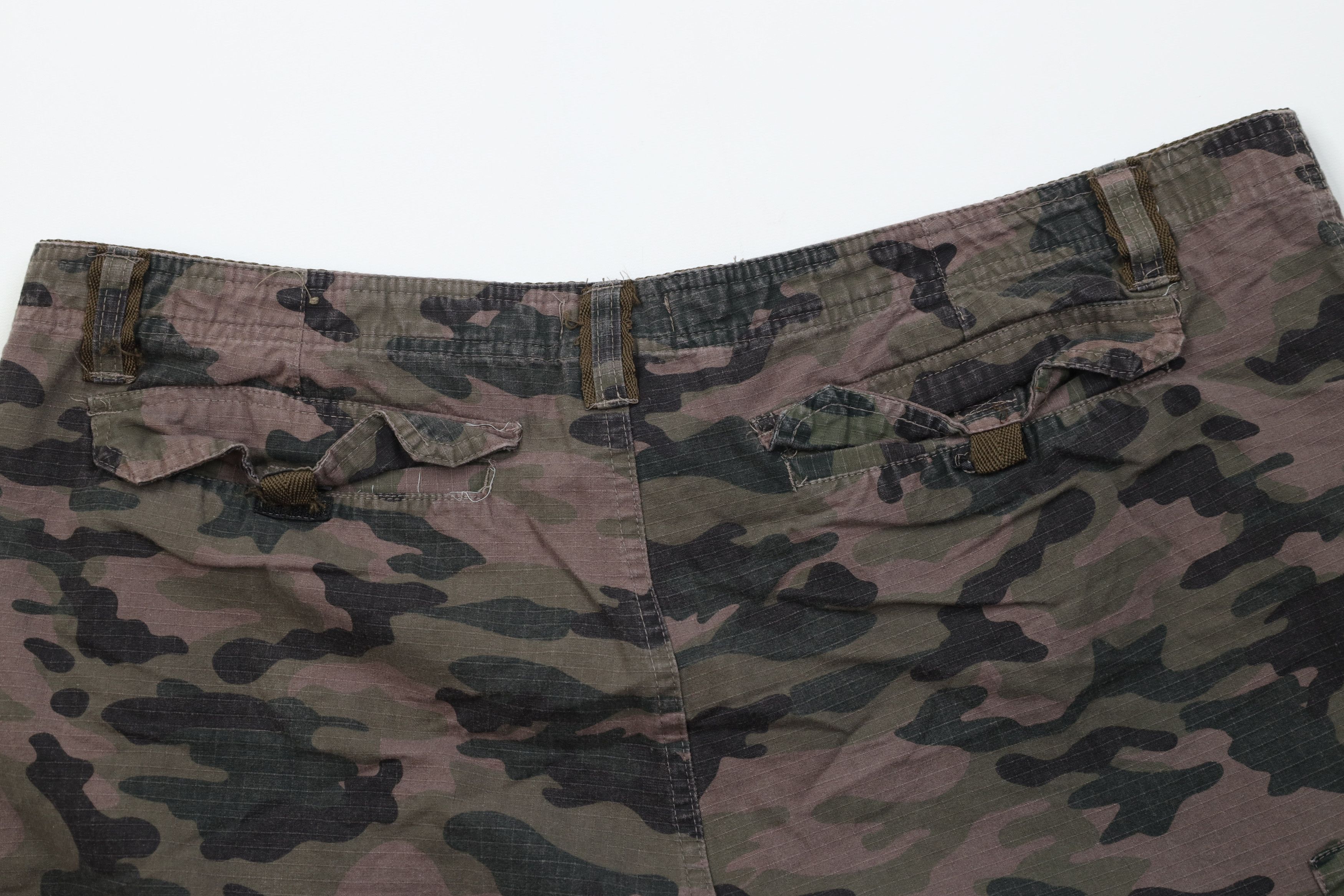 Vintage Vintage Y2K Streetwear Ripstop Camouflage Cargo Shorts Size US 40 / EU 56 - 12 Thumbnail