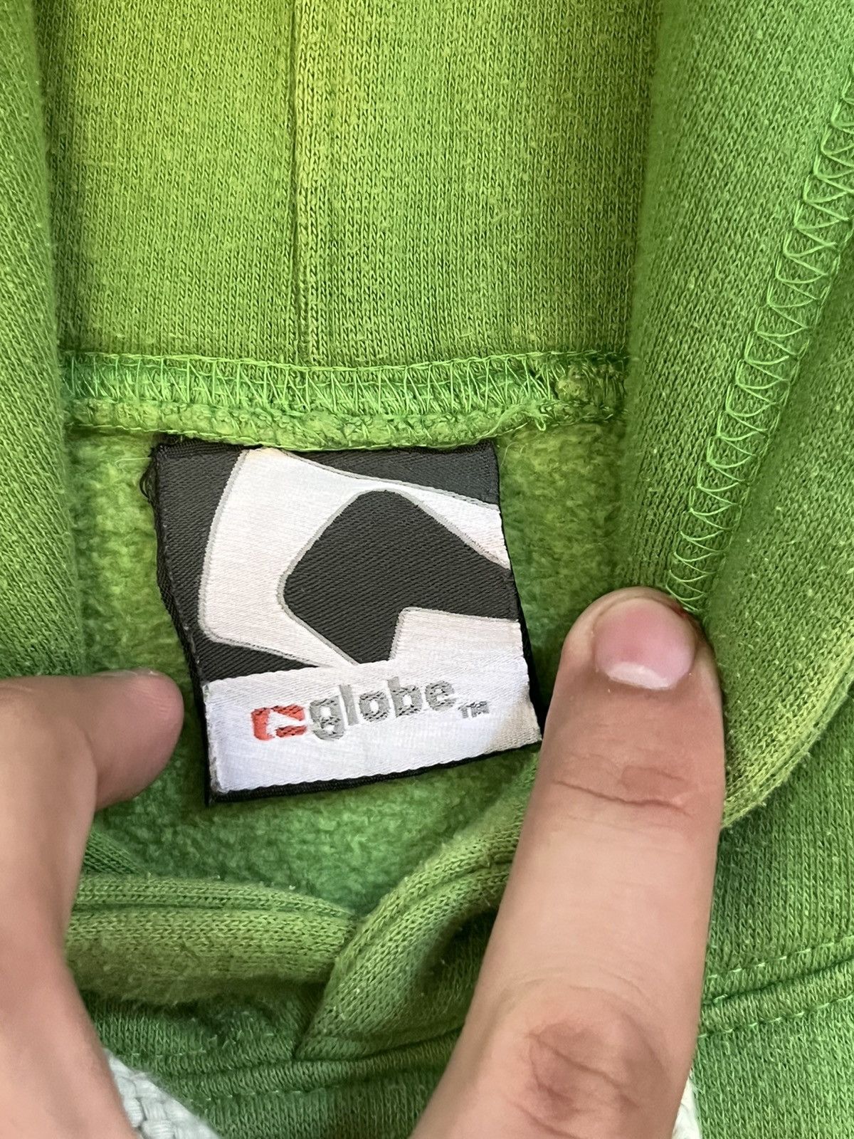 Globe Vintage 2004 Globe Skateboards Hoodie Rare Logo Faded Y2K Size US L / EU 52-54 / 3 - 6 Thumbnail