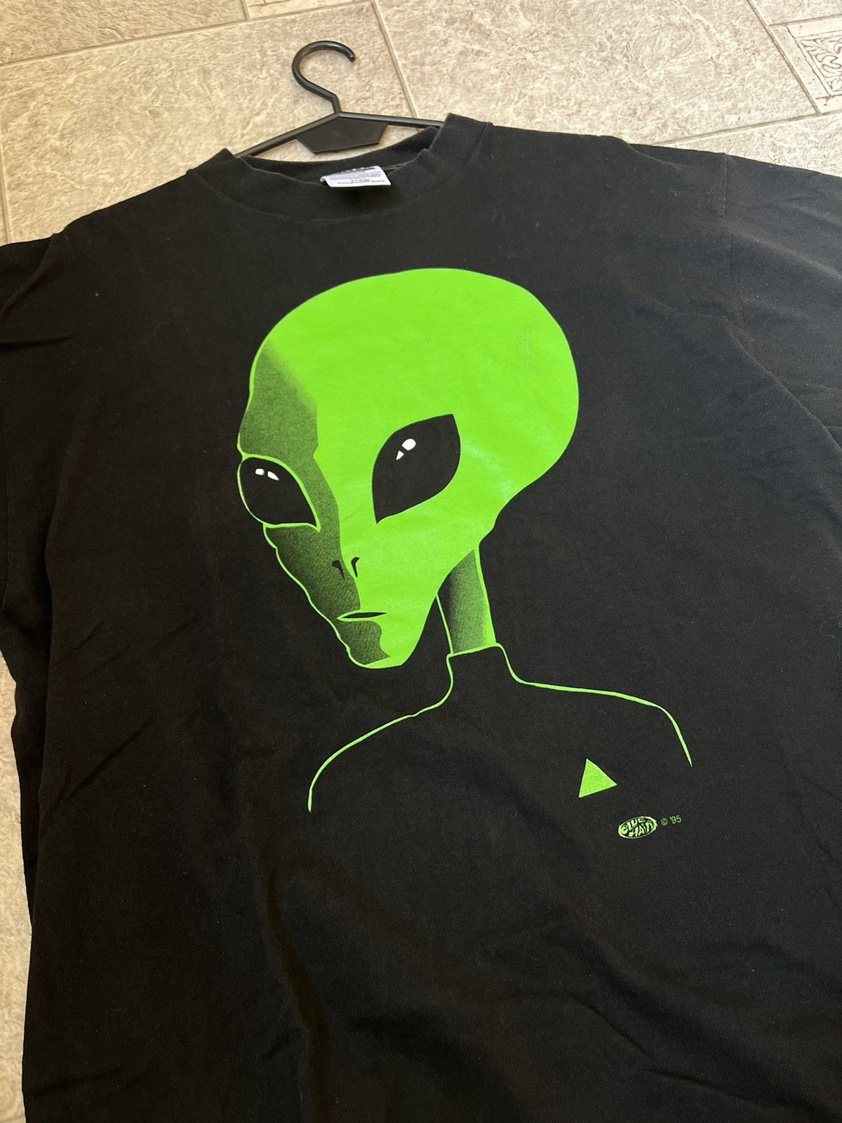 Alien Workshop × Vintage Vintage 90s Alien Skateboard Faded Big Face Tee Size US XL / EU 56 / 4 - 2 Thumbnail
