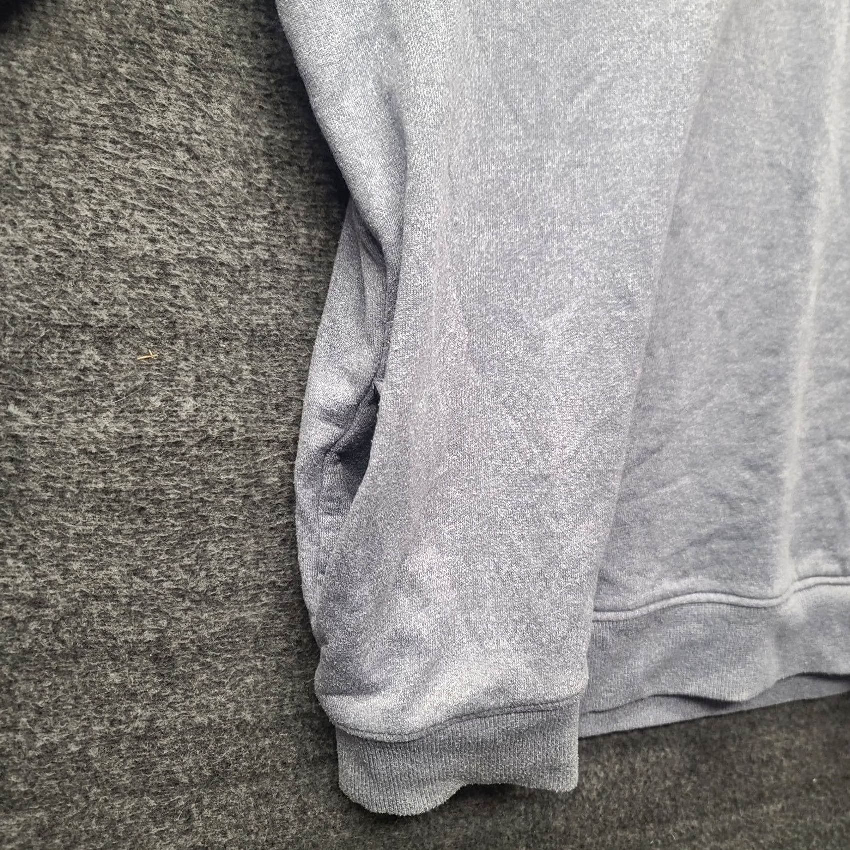 TravisMathew Travis Mathew Pullover Mens XL Regular Fit Long Sleeve 1/4 Zip Golf Performance Knit Mock Neck Gray Solid Embroidered Logo Zipper Size US XL / EU 56 / 4 - 4 Thumbnail