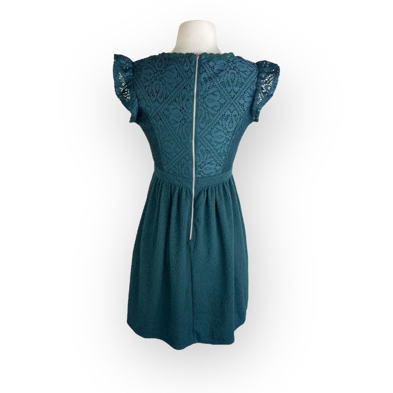 Vintage Women's Xhilaration Green Lace Dress Elegant Flutter Sleeves Size S / US 4 / IT 40 - 3 Thumbnail