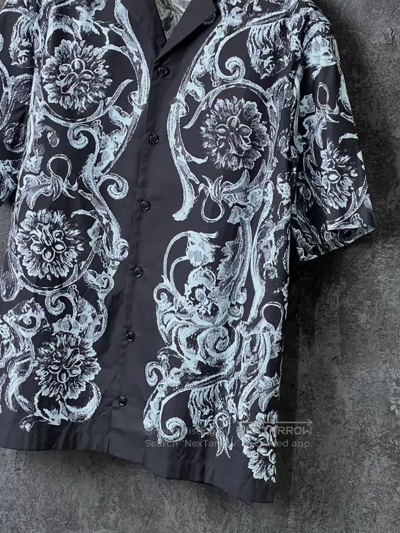Versace Versace Baroque print cotton short-sleeved shirt Size US XS / EU 42 / 0 - 5 Thumbnail