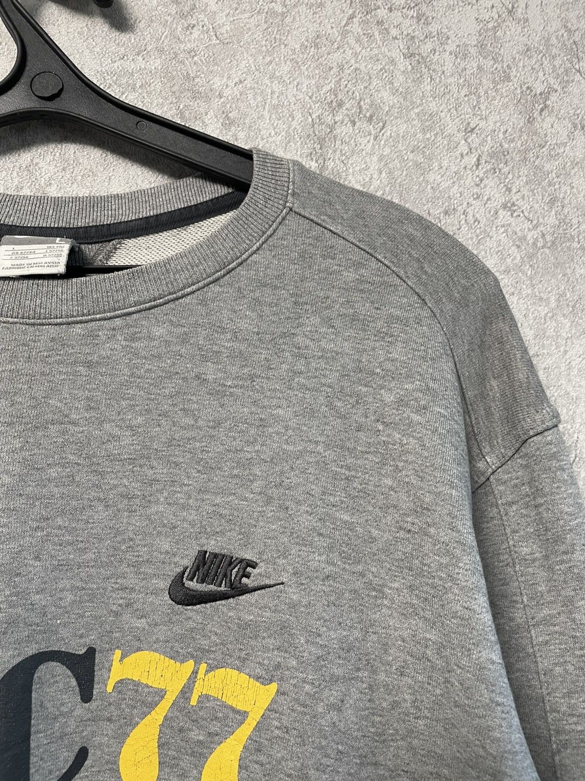 Nike Vintage Nike Eugene Oregon OTC77 Sweatshirt Crewneck 90s Size US L / EU 52-54 / 3 - 11 Thumbnail