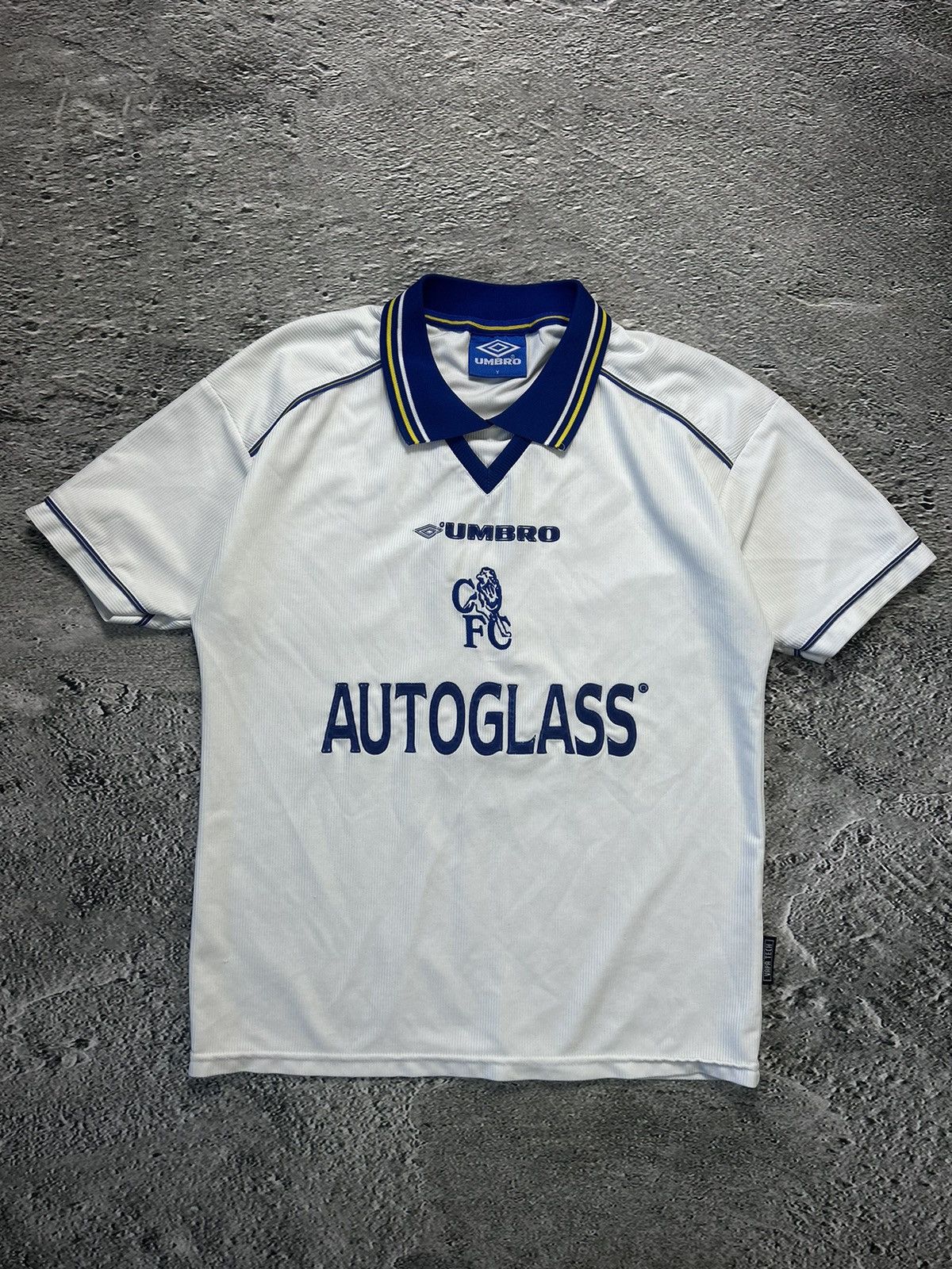 Chelsea Soccer Desailly Chelsea vintage Jersey white Umbro 1998 2000 Size US M / EU 48-50 / 2 - 4 Thumbnail