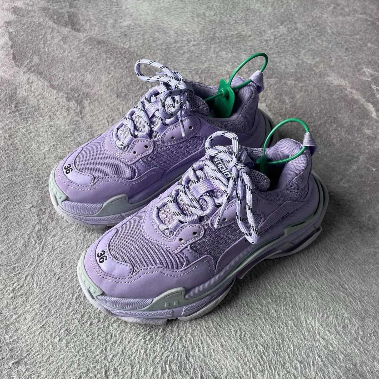 Balenciaga Balenciaga Purple Lowtop Sneakers S Women Size US 6 / IT 36 - 1 Thumbnail