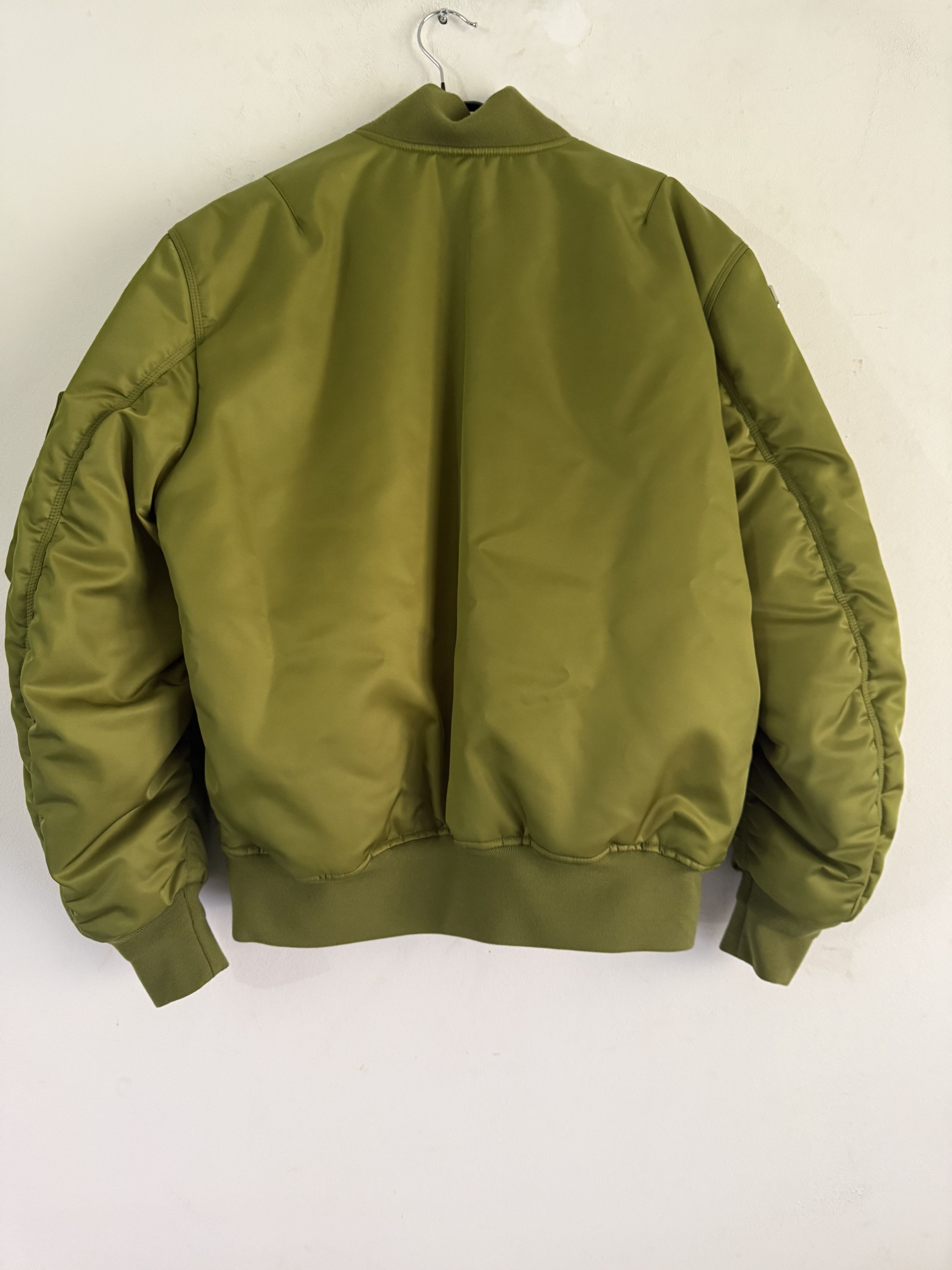 Gucci Runway FW '24 Logo-Appliquéd Padded Satin Bomber Jacket Size US M / EU 48-50 / 2 - 4 Thumbnail