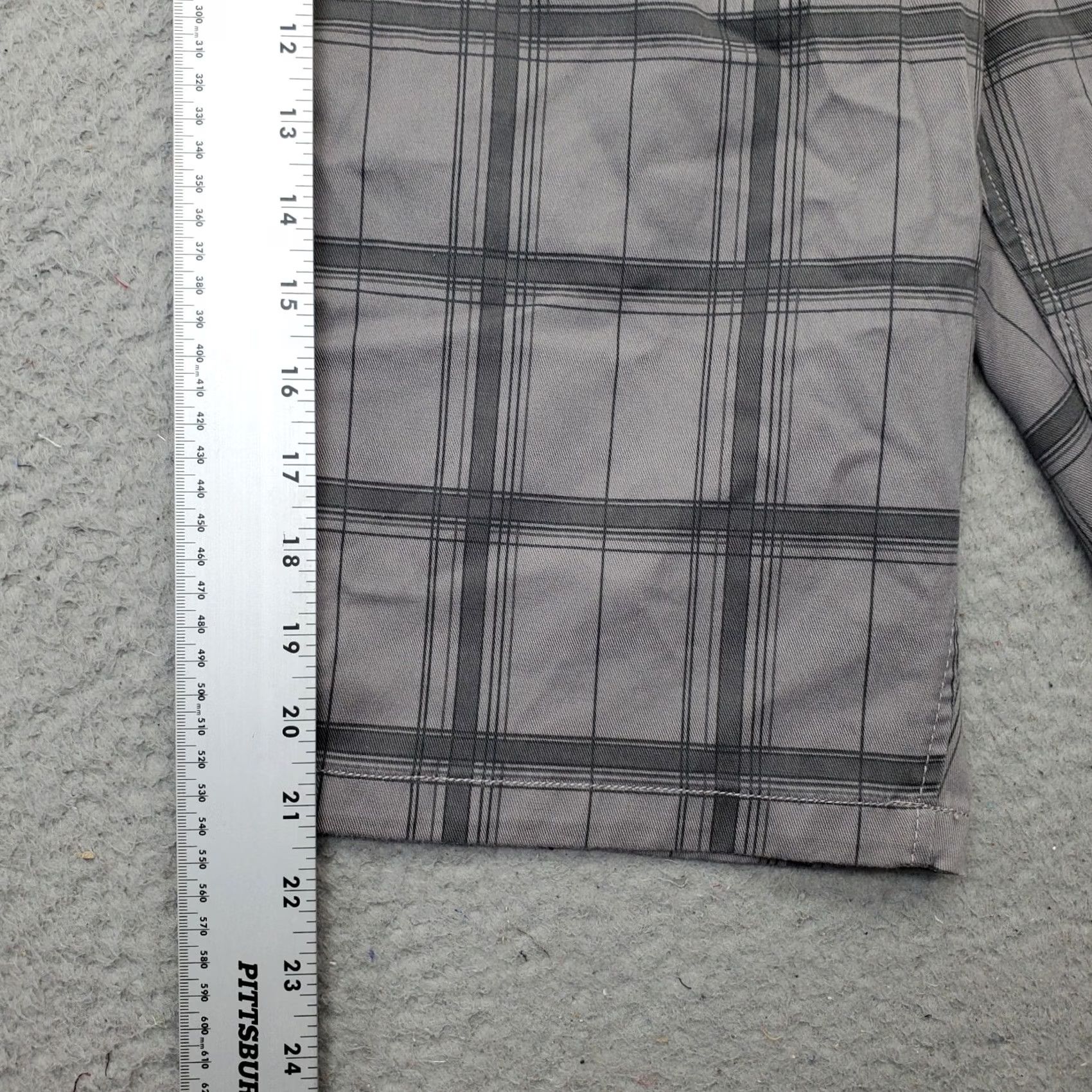 Quiksilver Quiksilver Mens Bermuda Shorts 30 Multi Plaid Flat Front Slash Pocket Mid Waist Mens Size 30 Multicolor Size US 30 / EU 46 - 3 Thumbnail