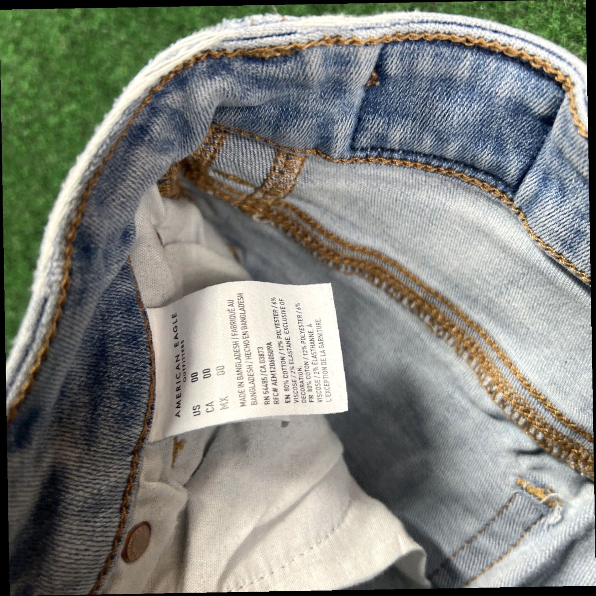 American Eagle Outfitters American Eagle Women Shorts 00 Blue Light Wash Next Level Stretch Cuff Inseam 2" Size 40" / US 18 - 5 Thumbnail