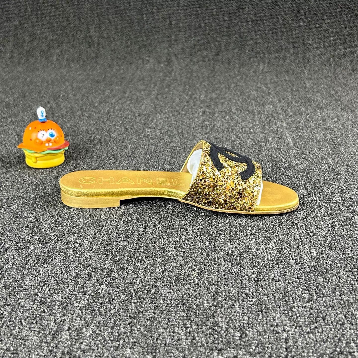 Chanel Chanel Women's Gold Sequin CC Slippers Size US 5 / IT 35 - 4 Thumbnail