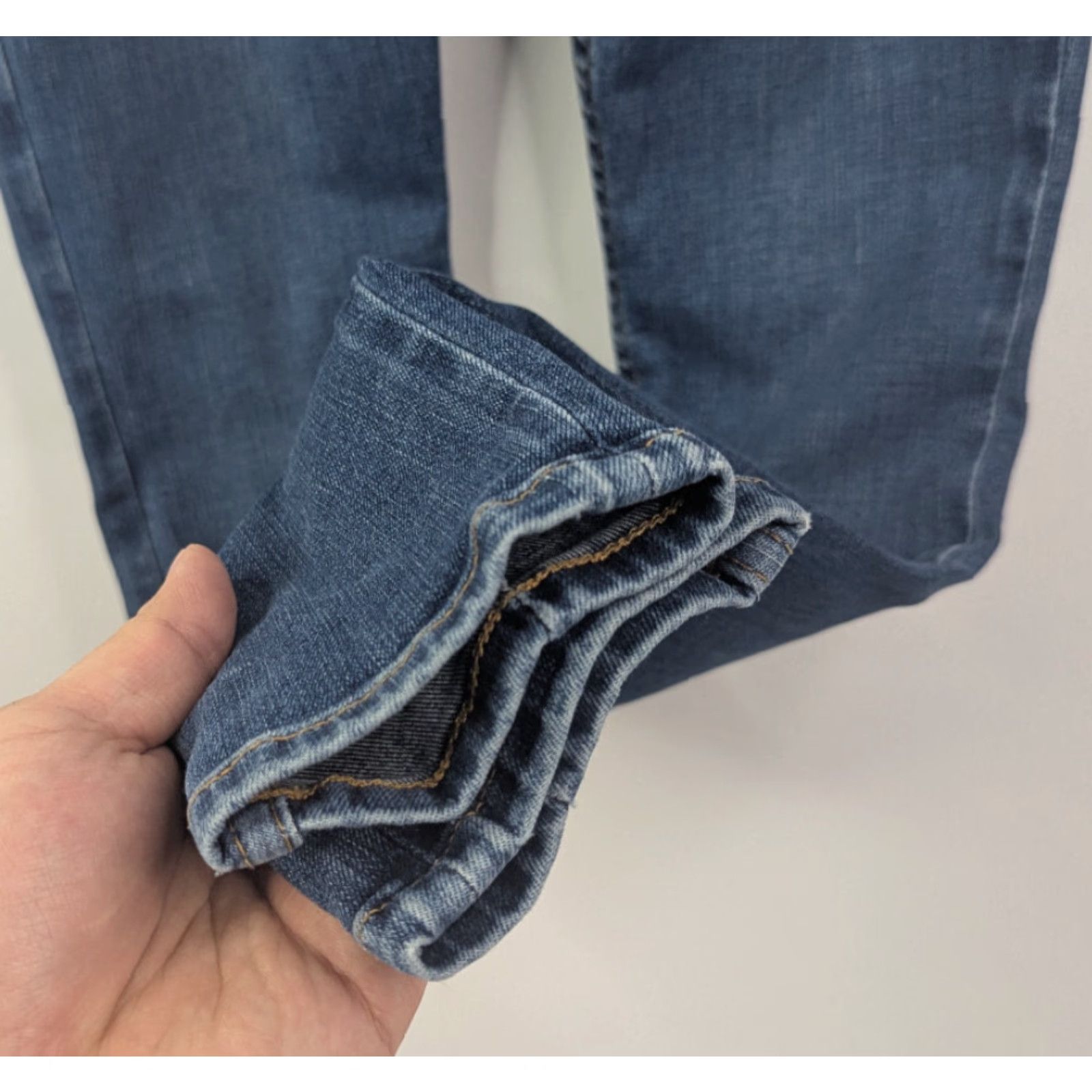 Alice + Olivia VINTAGE AO.LA Alice Olivia Jeans Womens 25 Blue You Look Good Mid Rise Ankle Skinny Size 42" / US 20 - 3 Thumbnail
