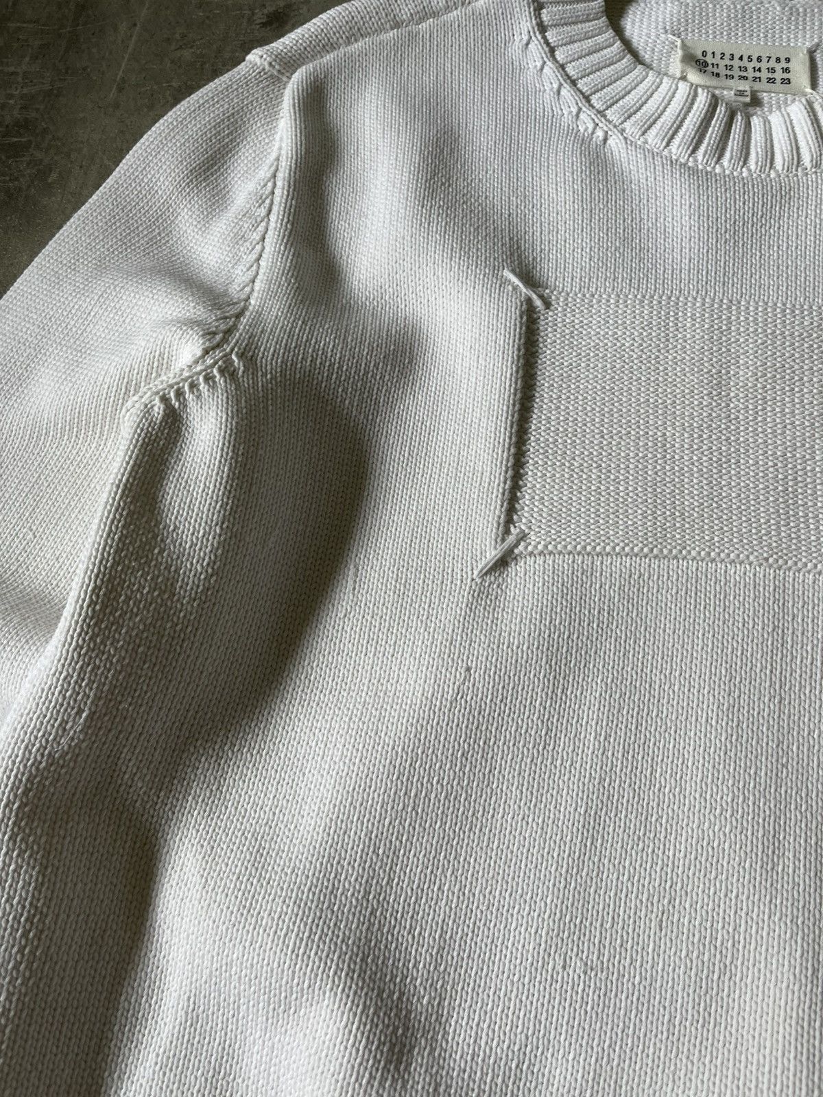 Maison Margiela Maison Margiela S/S 20 tag on chest white sweater rare Size US L / EU 52-54 / 3 - 4 Thumbnail