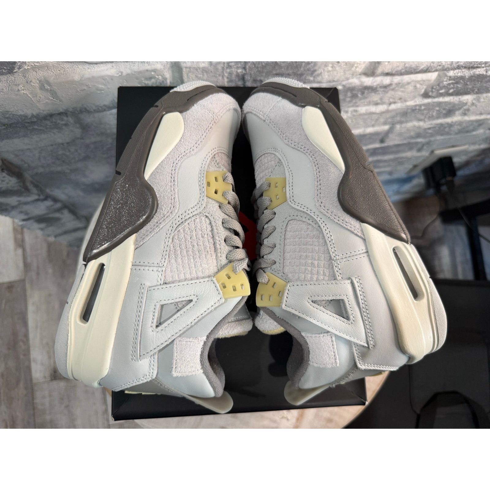 Jordan Brand Jordan 4 Retro Craft Photon Dust Size 4.5 Size US 5 / EU 37 - 6 Thumbnail