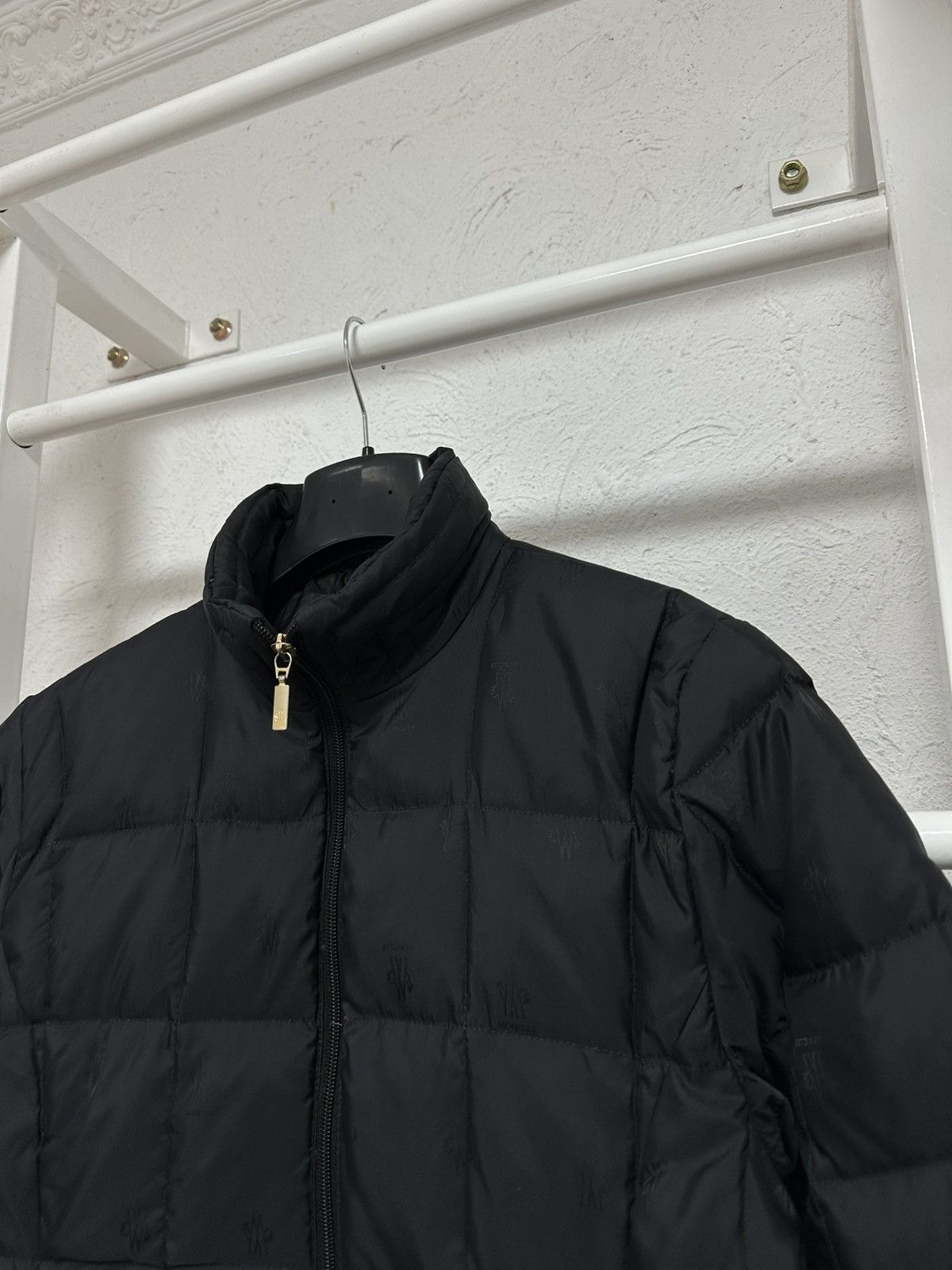 Moncler Vintage Moncler Black Puffer Jacket L Size Monogram Size L / US 10 / IT 46 - 2 Thumbnail