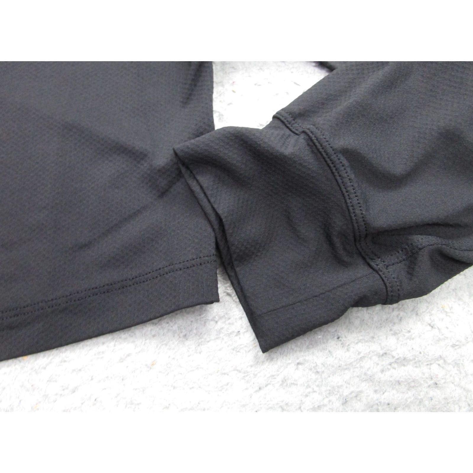 Lululemon Lululemon Shirt Womens 6 Black Cropped Long Sleeve Athletic Running Gym Yoga Size M / US 6-8 / IT 42-44 - 3 Thumbnail