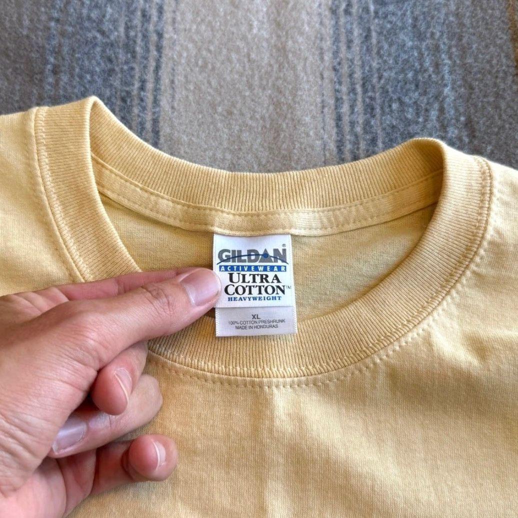 Gildan VINTAGE I Buy Junk & Sell Antiques T-Shirt XL Men Yellow 90s Gildan Short Sleeve Regular Mens Size US XL / EU 56 / 4 - 3 Thumbnail